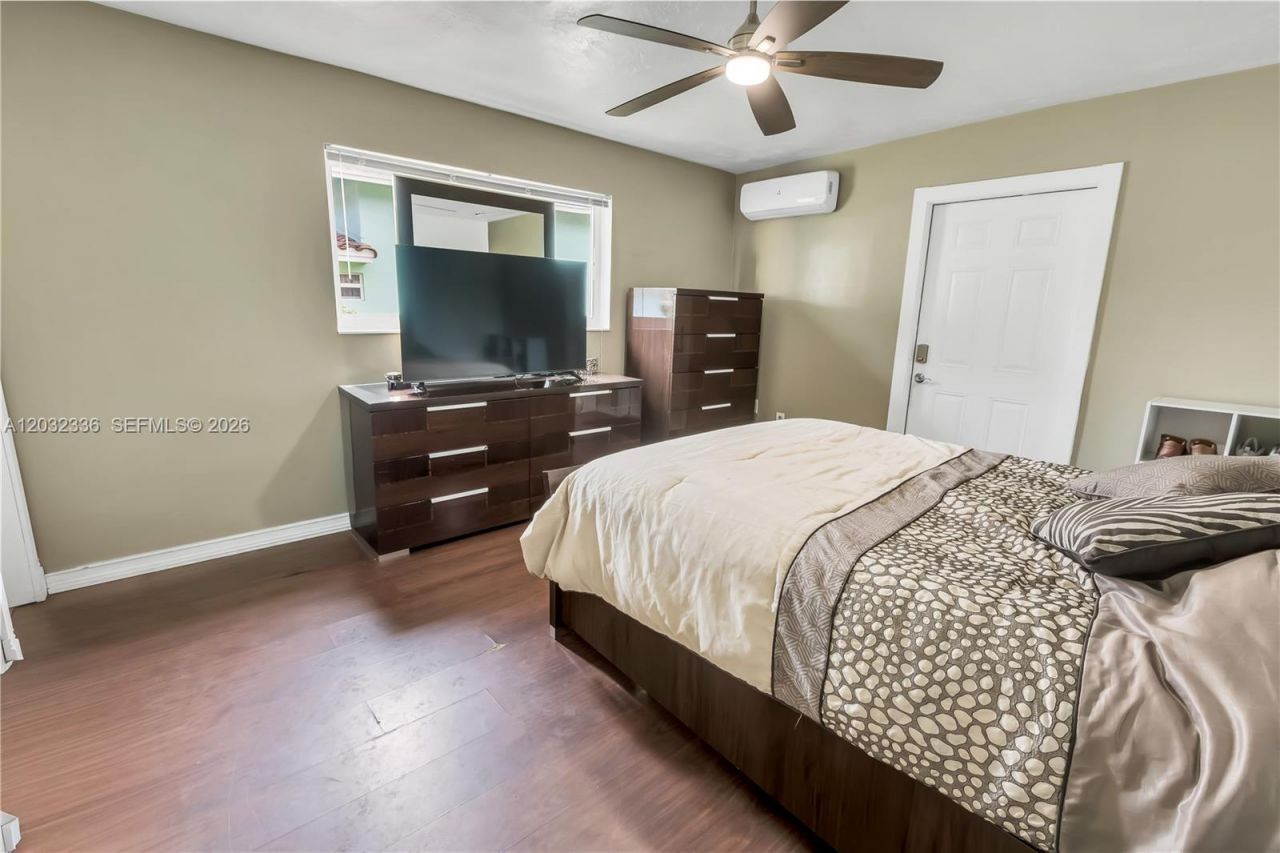 1701 NW 106th Ave , Pembroke Pines, FL 33026 Photo