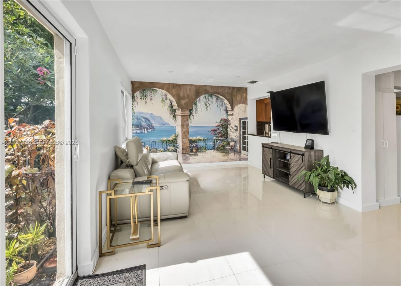 1701 NW 106th Ave , Pembroke Pines, FL 33026 Photo