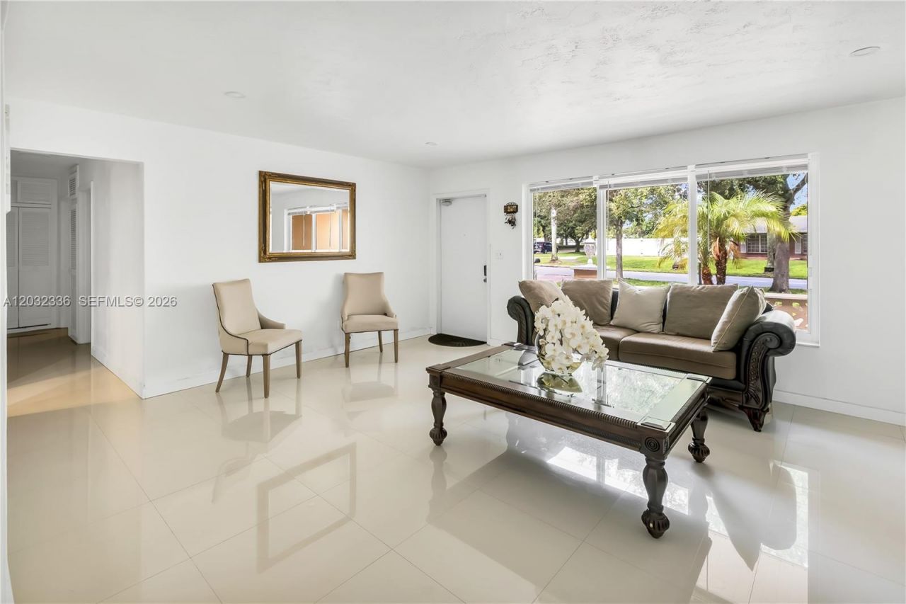 1701 NW 106th Ave , Pembroke Pines, FL 33026 Photo