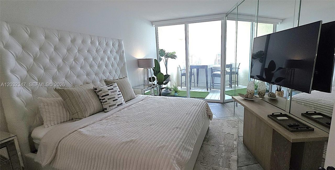 300 S Pointe Dr, Unit 908, Miami Beach, FL 33139 Photo