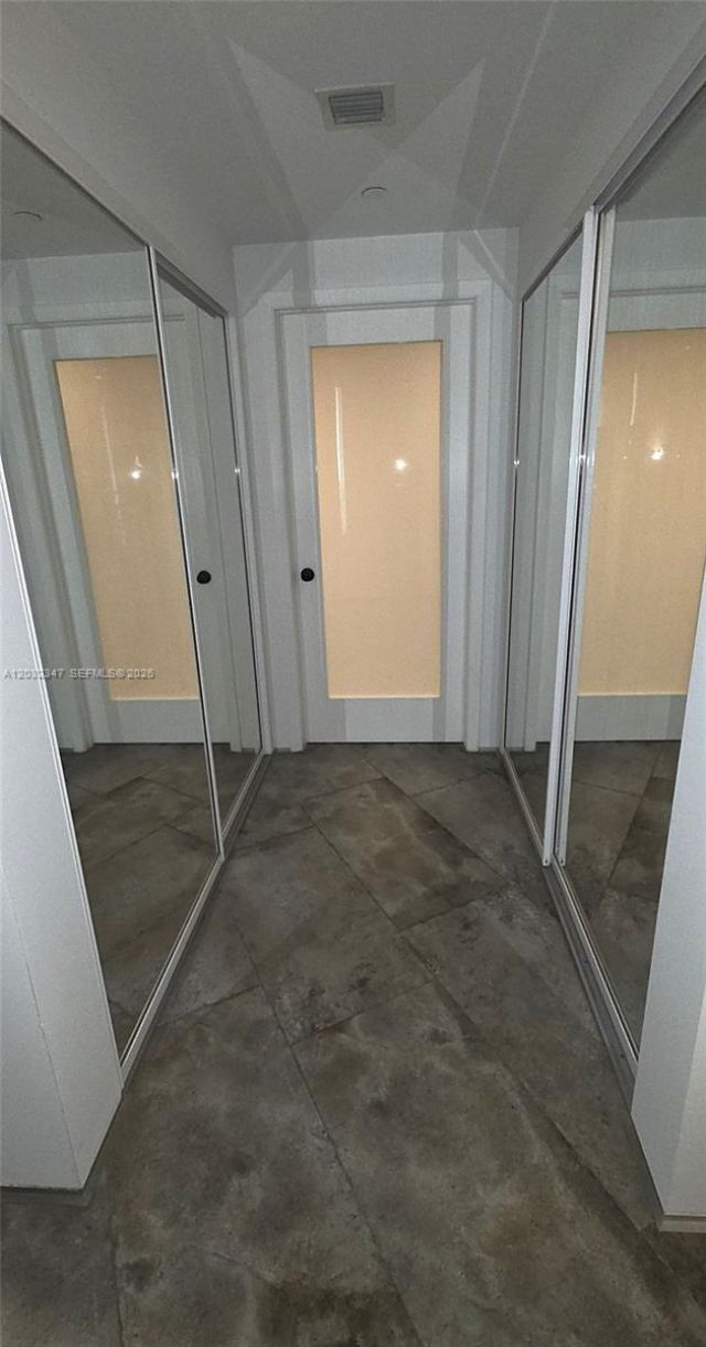 300 S Pointe Dr, Unit 908, Miami Beach, FL 33139 Photo
