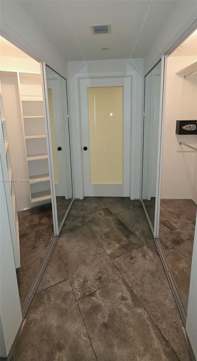 300 S Pointe Dr, Unit 908, Miami Beach, FL 33139 Photo