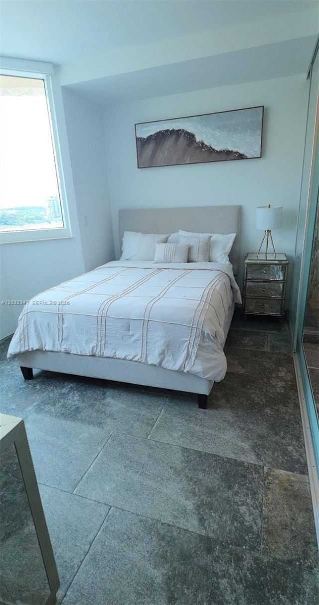 300 S Pointe Dr, Unit 908, Miami Beach, FL 33139 Photo