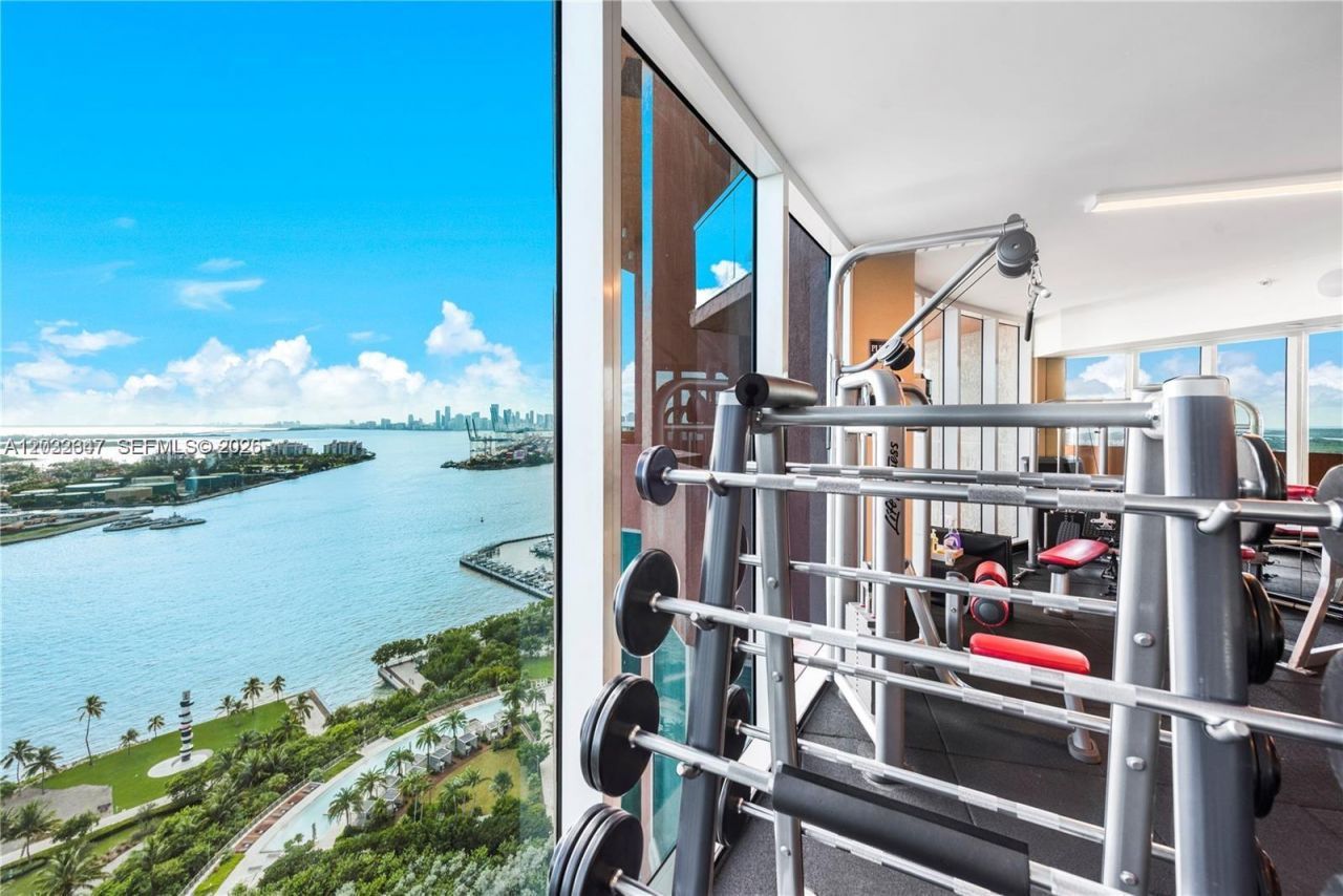 300 S Pointe Dr, Unit 908, Miami Beach, FL 33139 Photo
