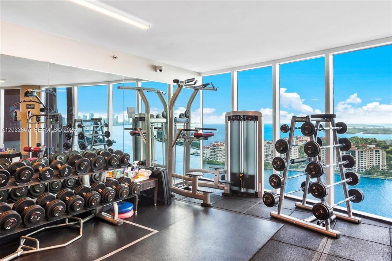 300 S Pointe Dr, Unit 908, Miami Beach, FL 33139 Photo