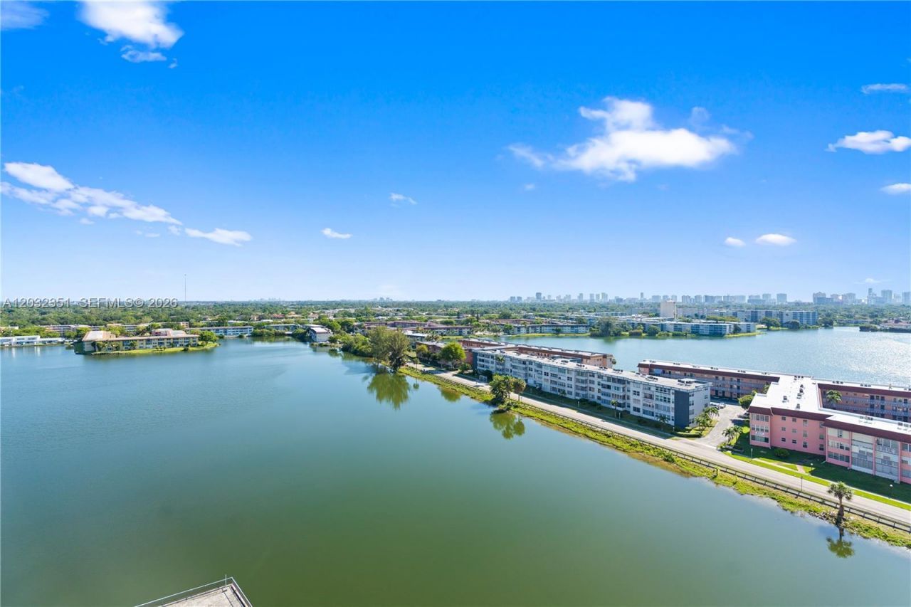 1351 NE Miami Gardens Dr , Unit 1506E, Miami, FL 33179 Photo