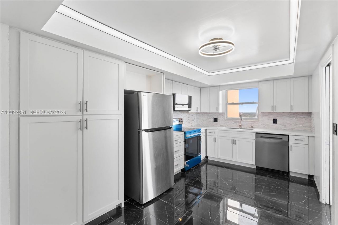 1351 NE Miami Gardens Dr , Unit 1506E, Miami, FL 33179 Photo