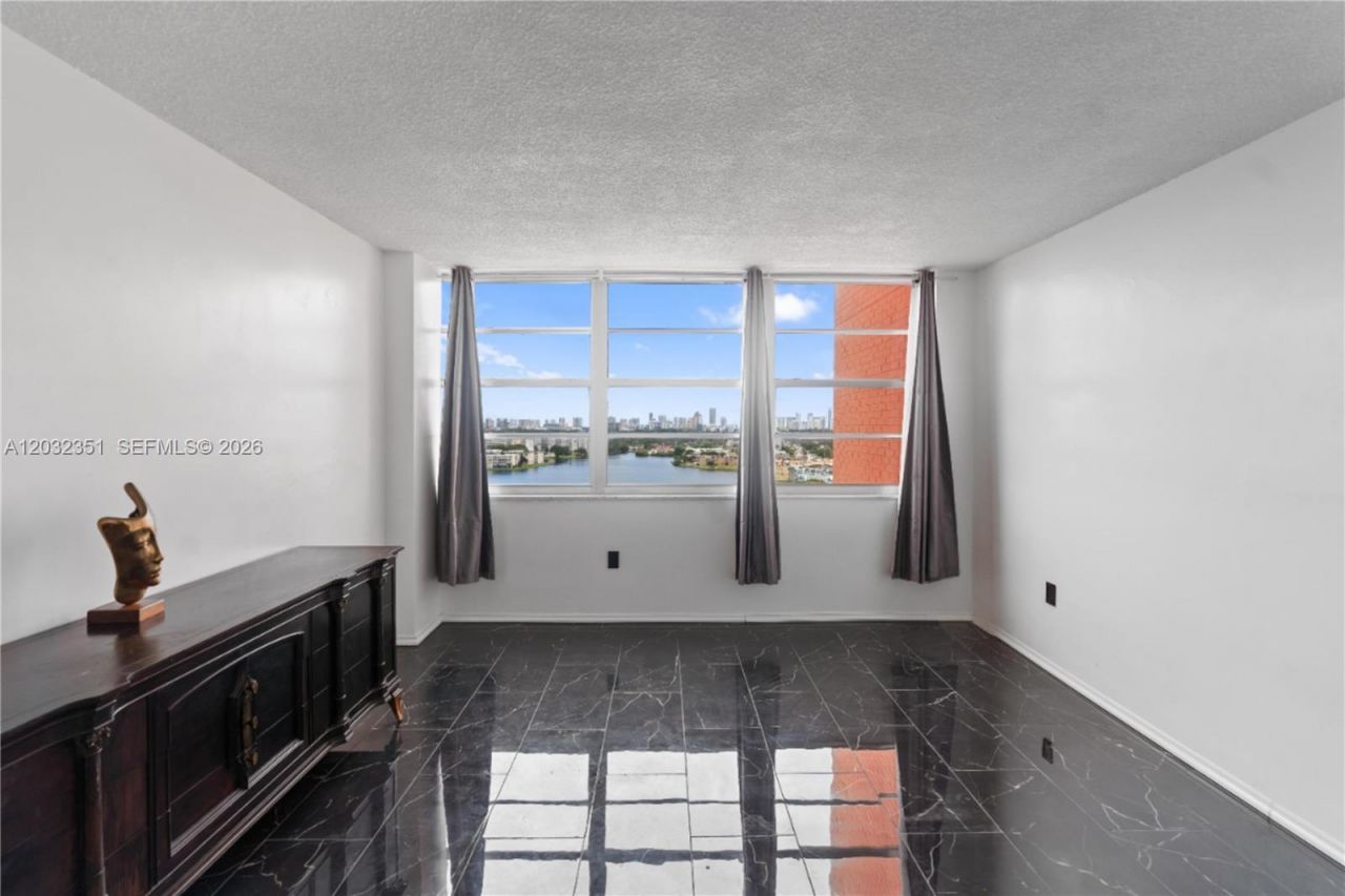 1351 NE Miami Gardens Dr , Unit 1506E, Miami, FL 33179 Photo