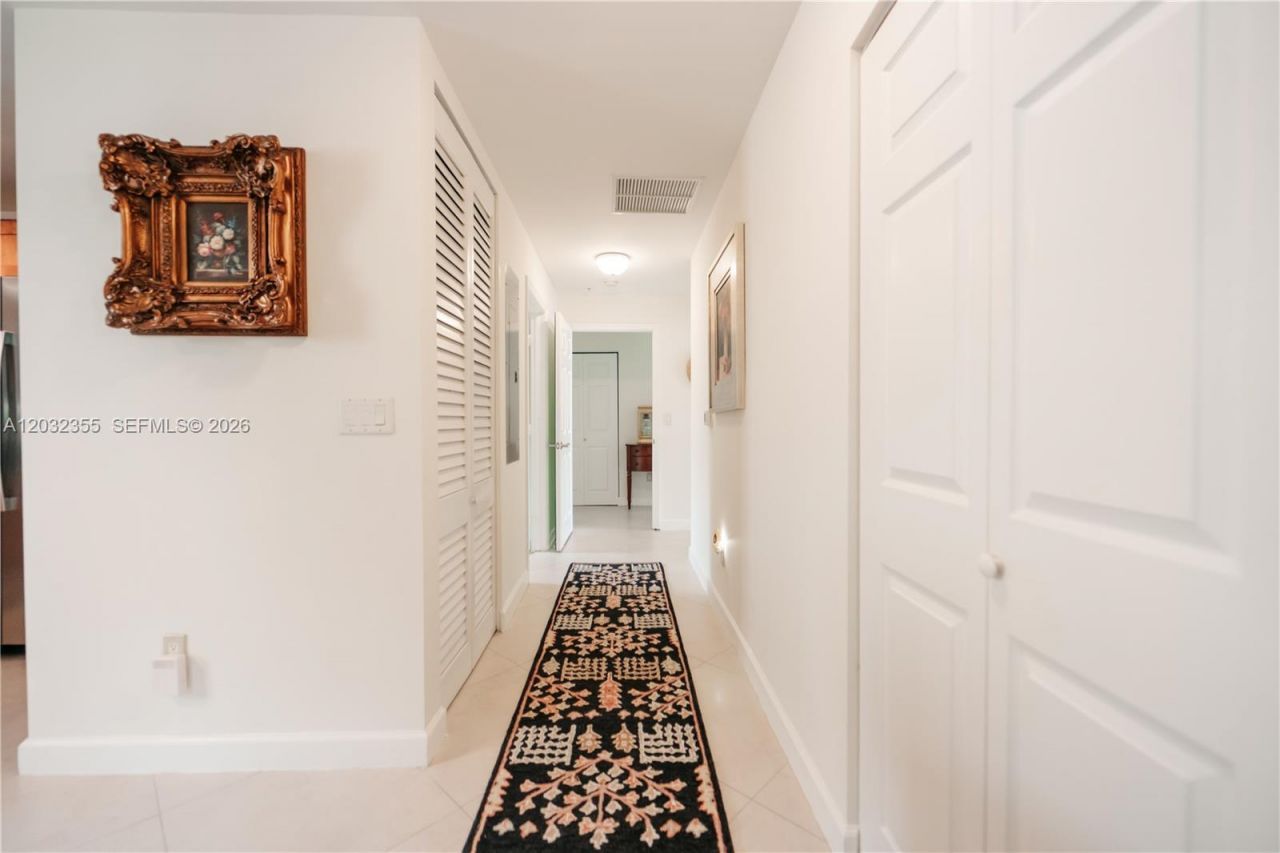 8390 SW 72nd Ave, Unit 707, Miami, FL 33143 Photo