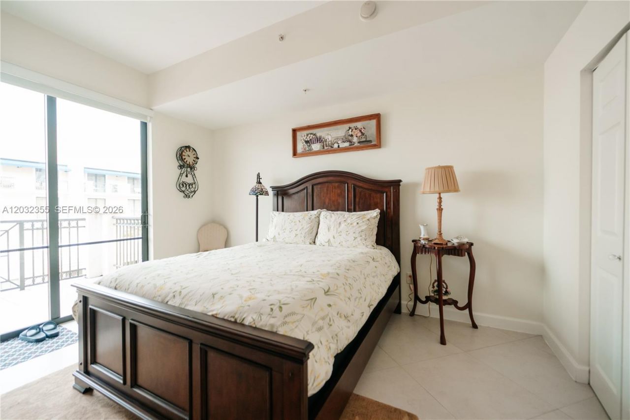 8390 SW 72nd Ave, Unit 707, Miami, FL 33143 Photo