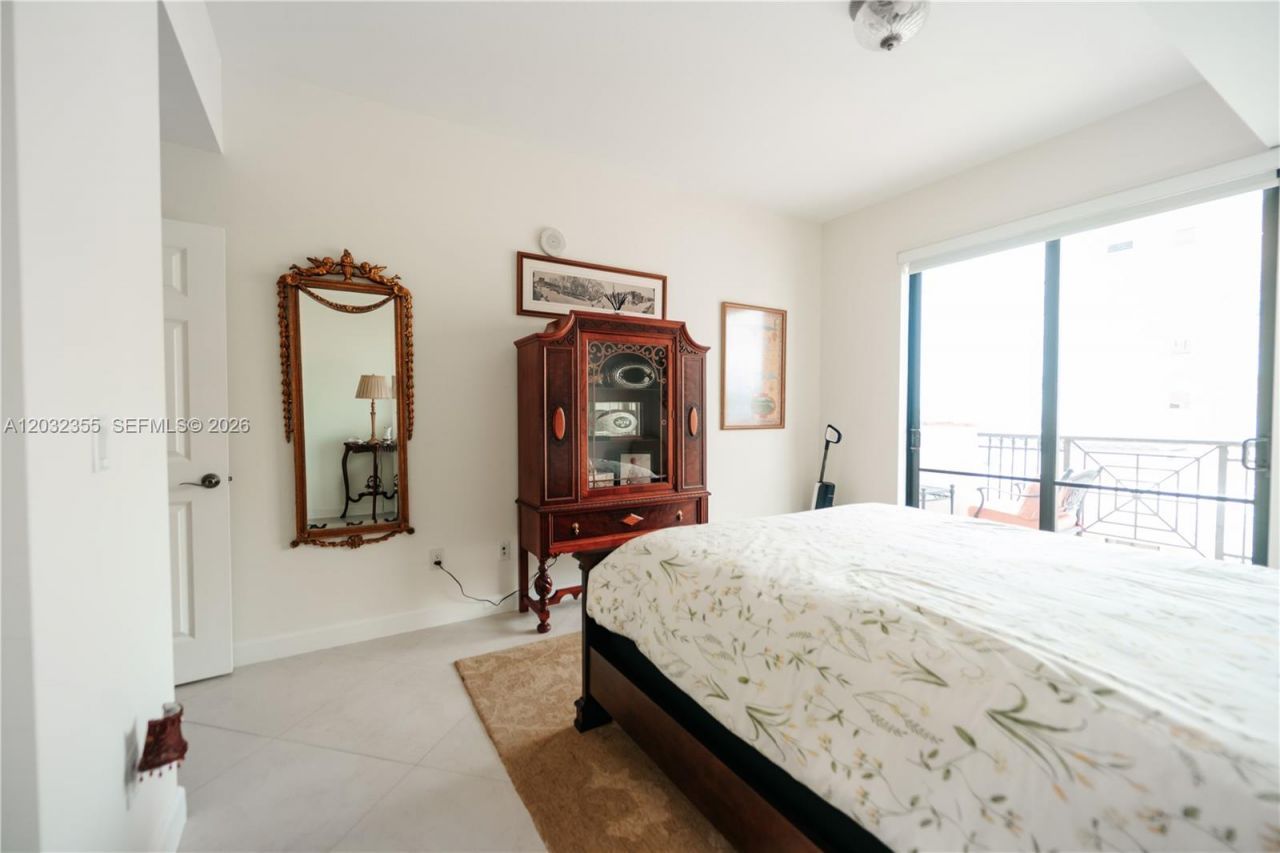 8390 SW 72nd Ave, Unit 707, Miami, FL 33143 Photo