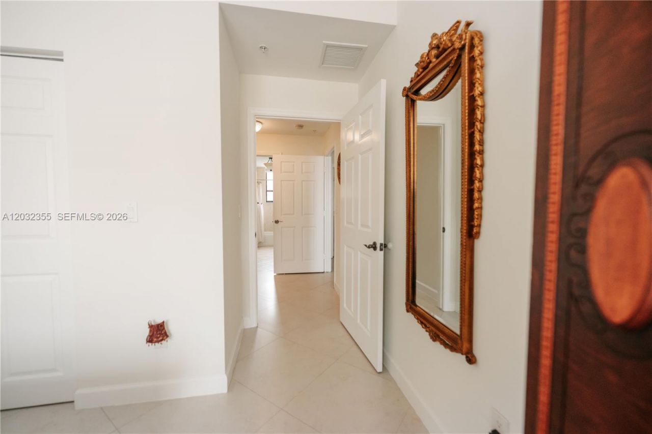 8390 SW 72nd Ave, Unit 707, Miami, FL 33143 Photo