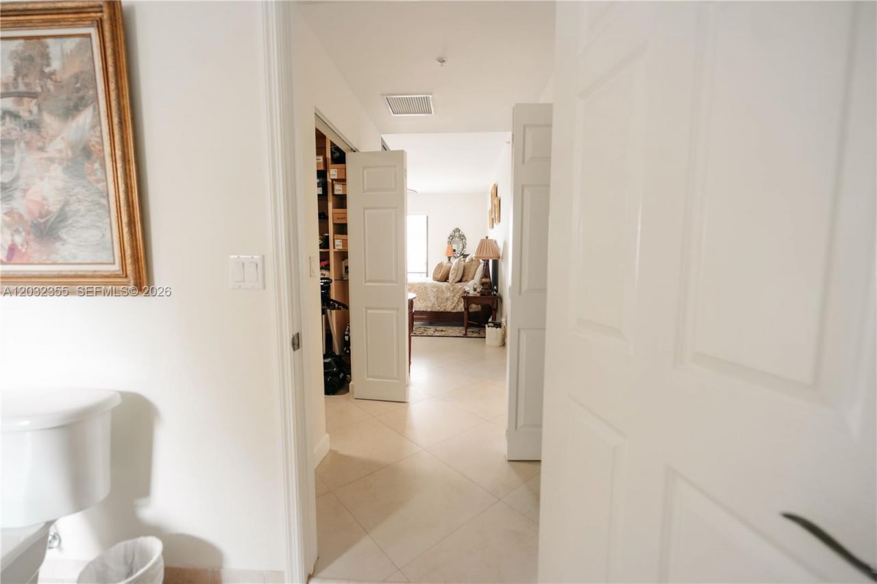 8390 SW 72nd Ave, Unit 707, Miami, FL 33143 Photo
