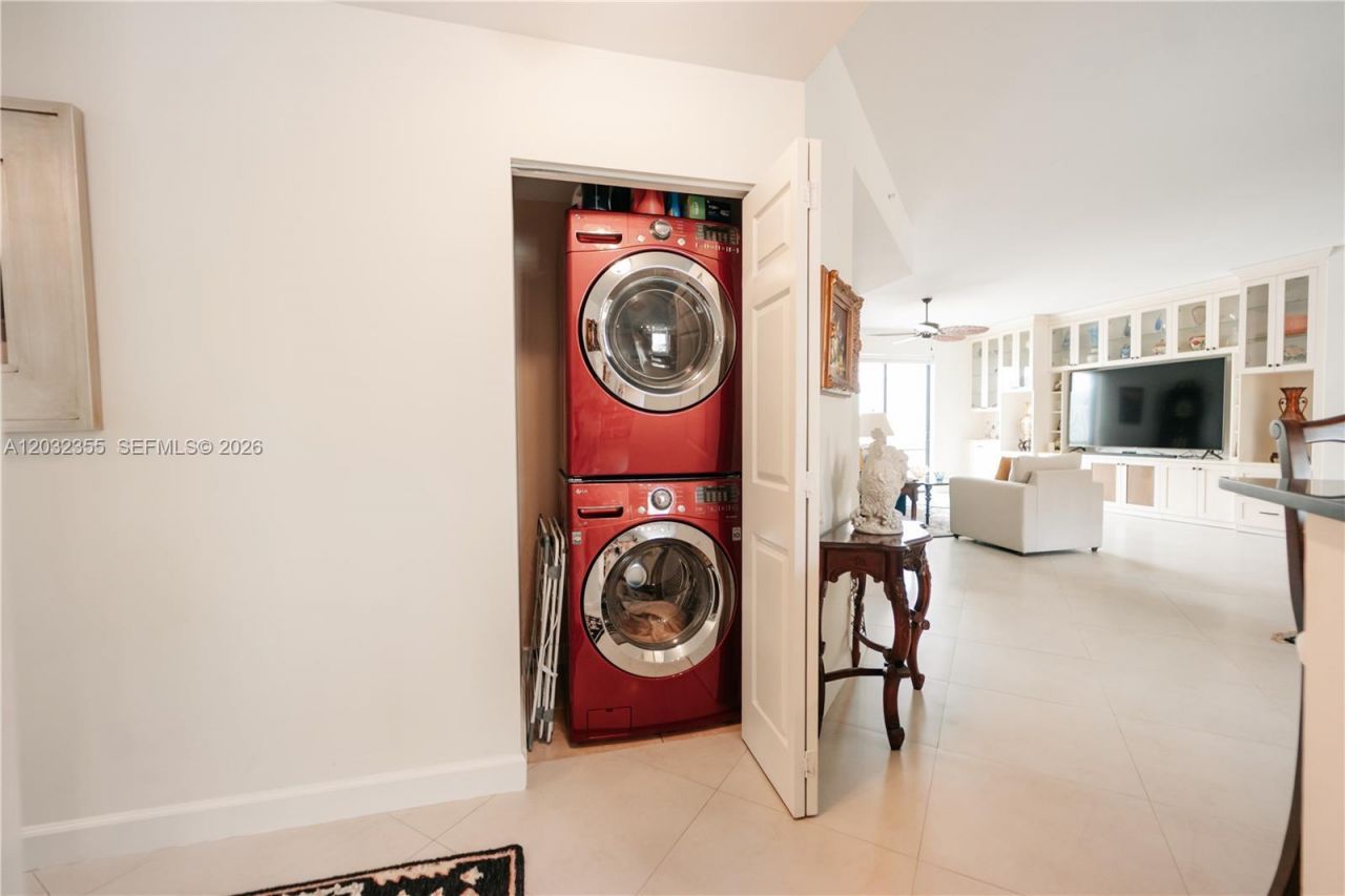 8390 SW 72nd Ave, Unit 707, Miami, FL 33143 Photo