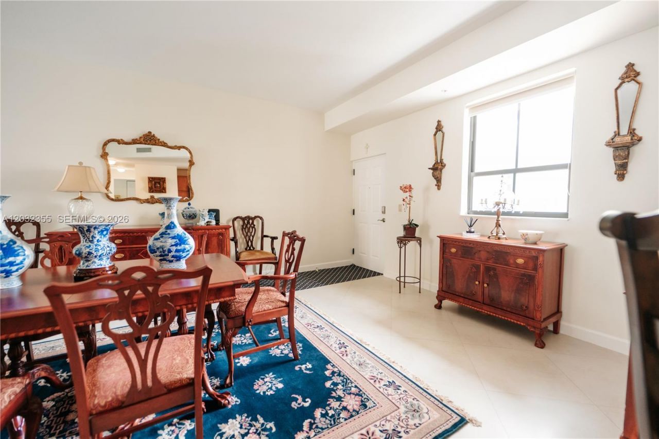 8390 SW 72nd Ave, Unit 707, Miami, FL 33143 Photo