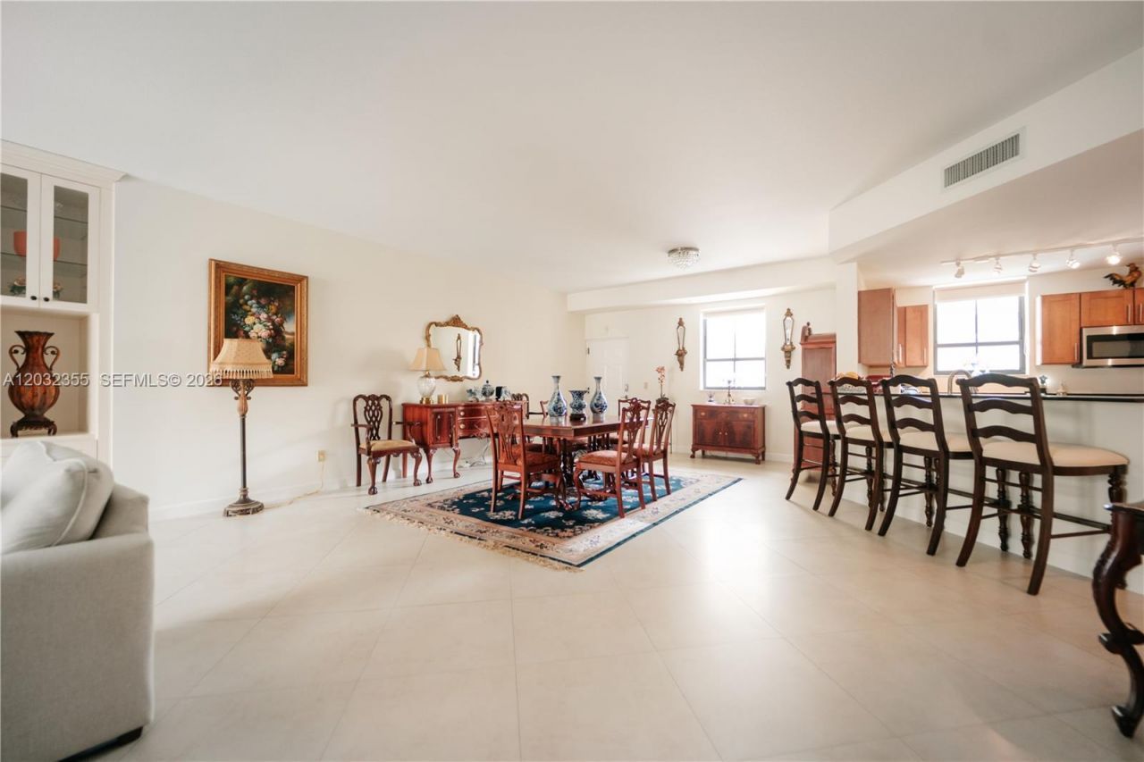 8390 SW 72nd Ave, Unit 707, Miami, FL 33143 Photo