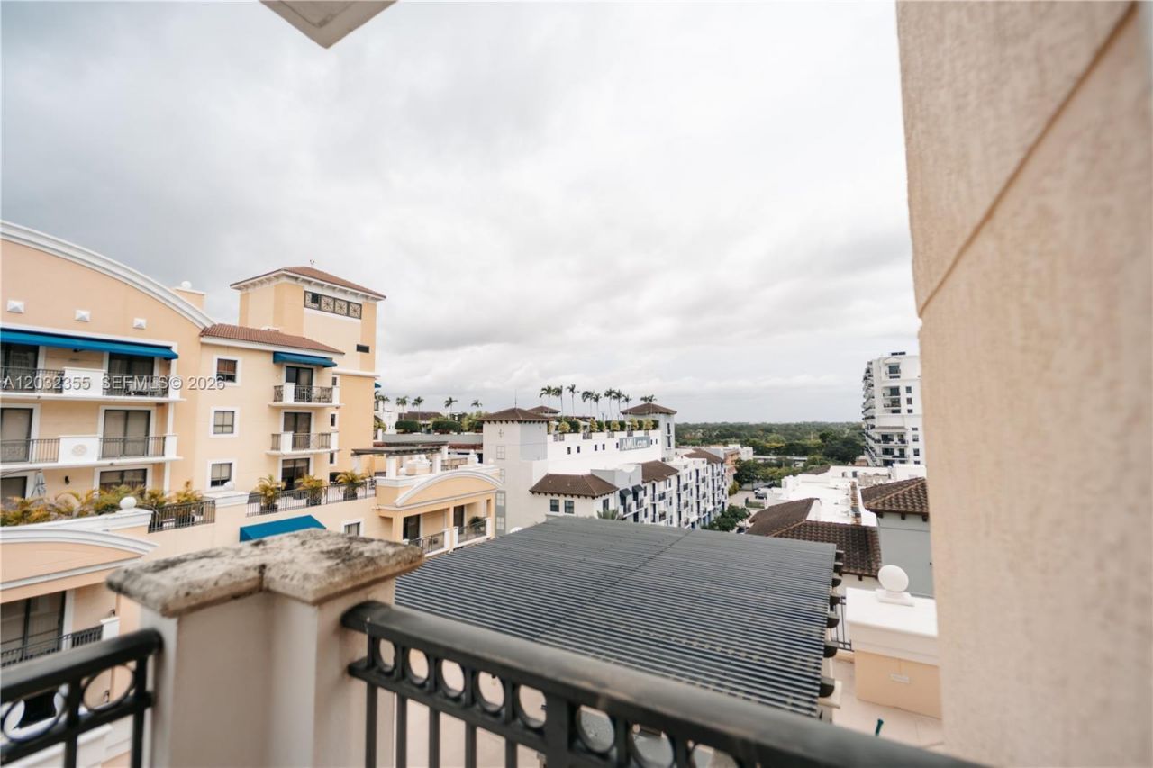 8390 SW 72nd Ave, Unit 707, Miami, FL 33143 Photo