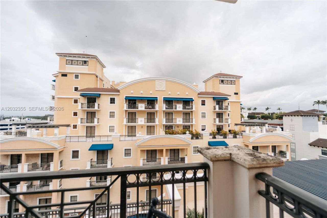 8390 SW 72nd Ave, Unit 707, Miami, FL 33143 Photo