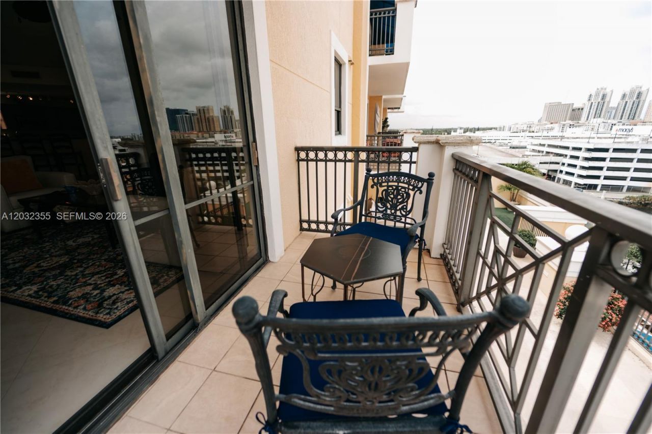 8390 SW 72nd Ave, Unit 707, Miami, FL 33143 Photo