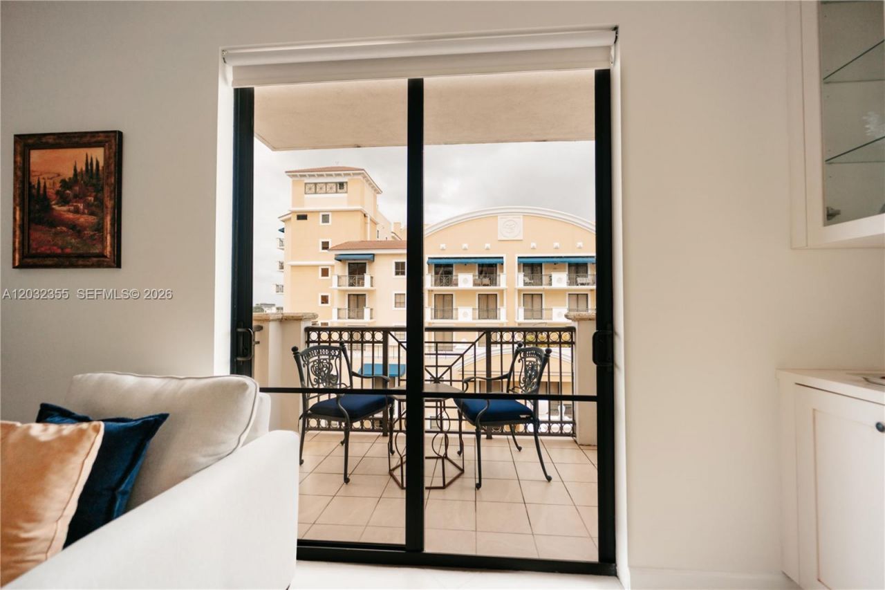 8390 SW 72nd Ave, Unit 707, Miami, FL 33143 Photo