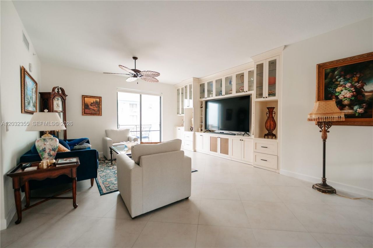 8390 SW 72nd Ave, Unit 707, Miami, FL 33143 Photo