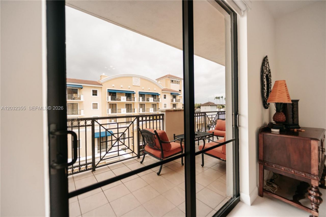 8390 SW 72nd Ave, Unit 707, Miami, FL 33143 Photo