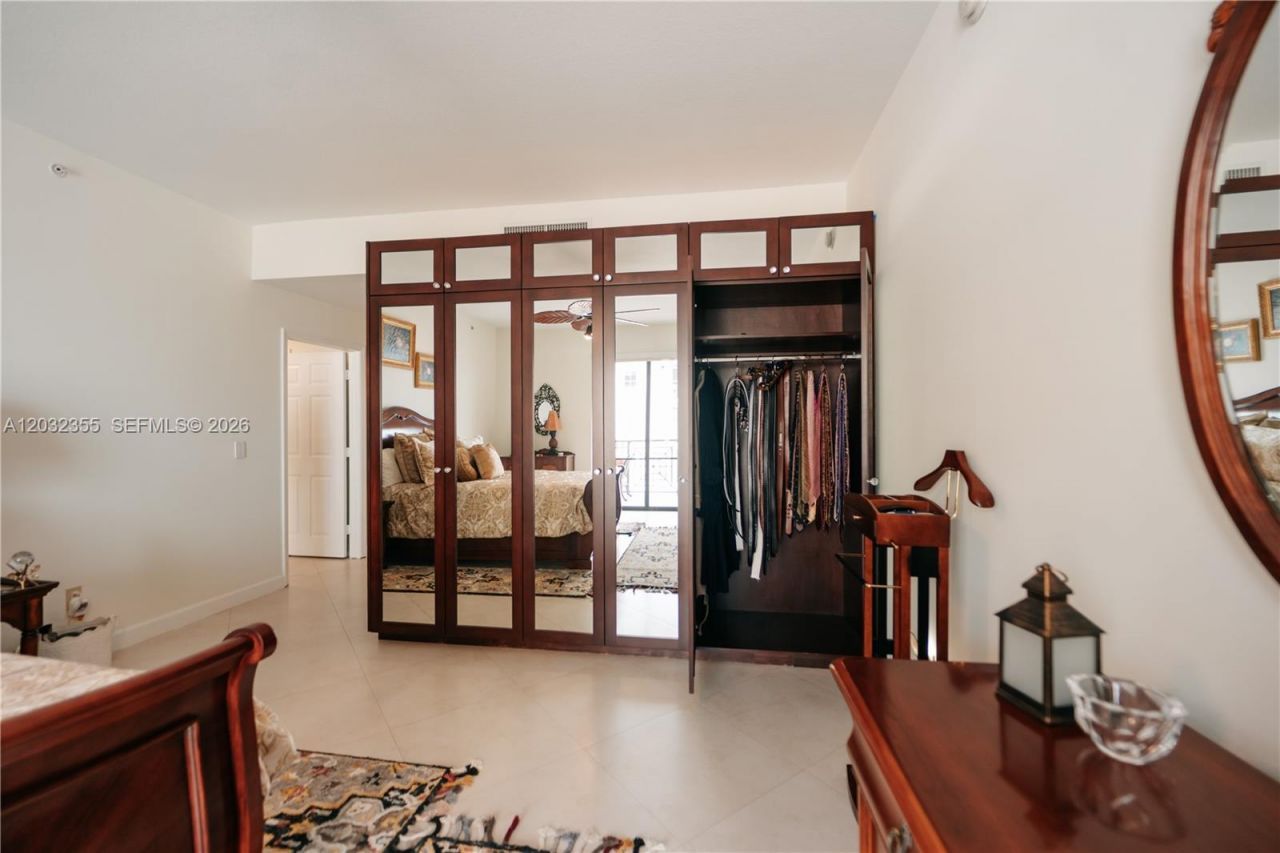 8390 SW 72nd Ave, Unit 707, Miami, FL 33143 Photo