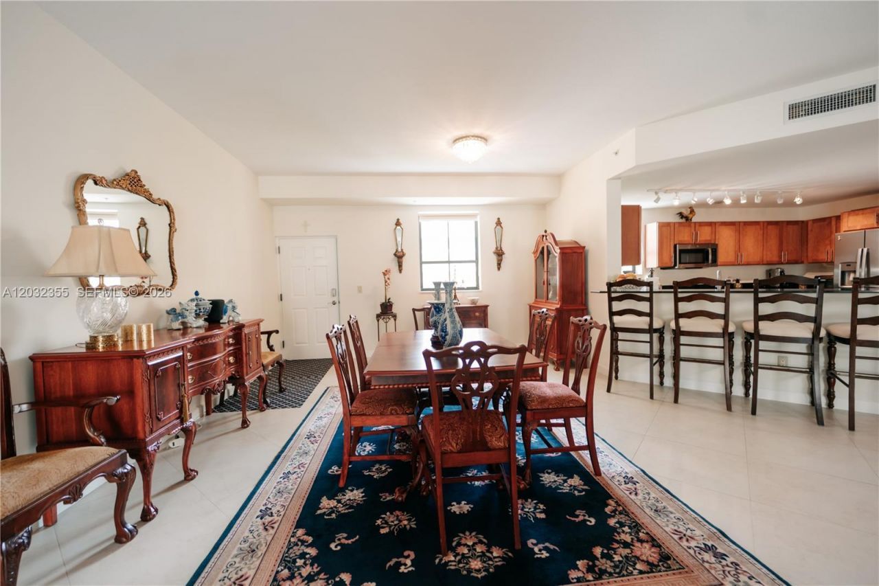 8390 SW 72nd Ave, Unit 707, Miami, FL 33143 Photo