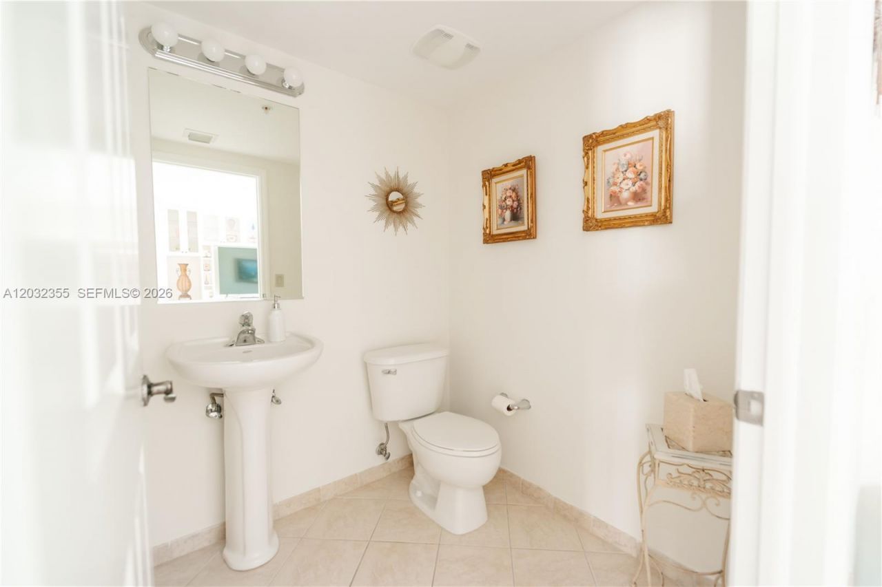 8390 SW 72nd Ave, Unit 707, Miami, FL 33143 Photo