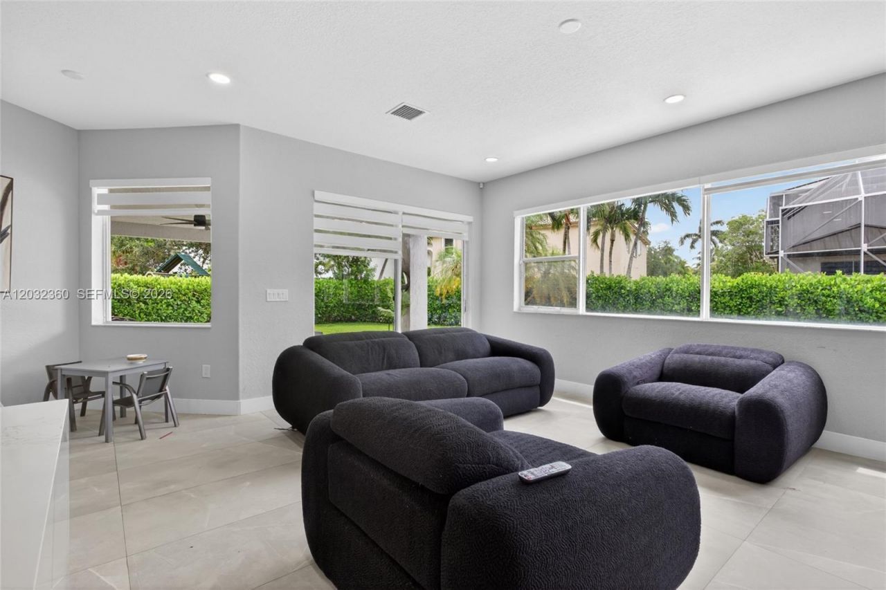 2167 SW 176th Ter, Miramar, FL 33029 Photo