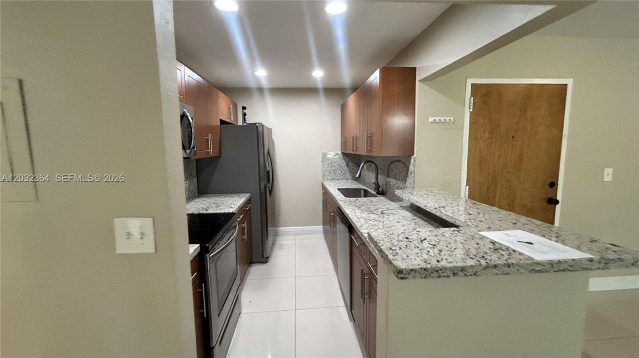 10377 N Kendall Dr , Unit K8, Miami, FL 33176 Photo