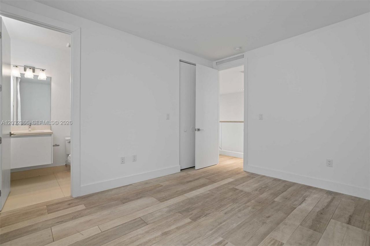 10296 NW 74th Terrace , Doral, FL 33178 Photo