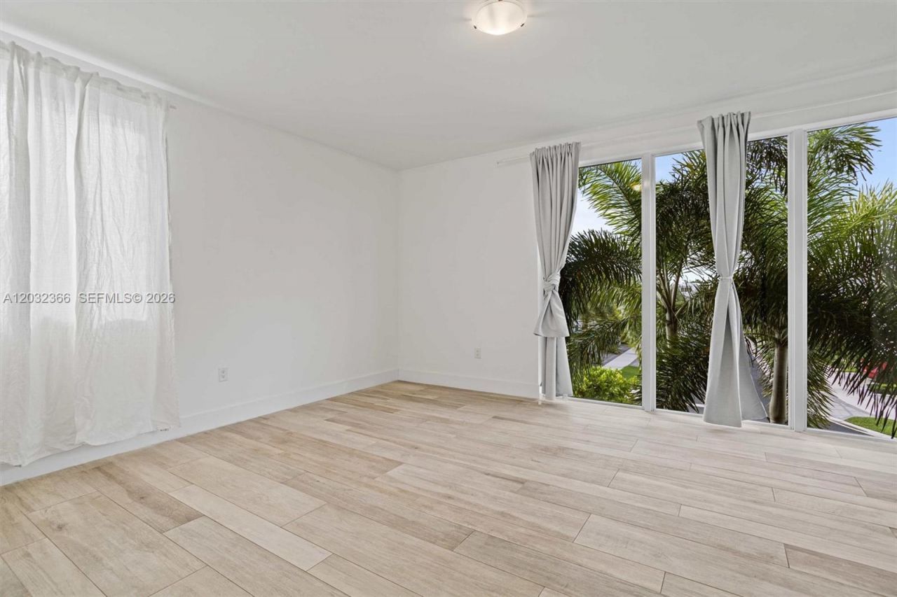 10296 NW 74th Terrace , Doral, FL 33178 Photo
