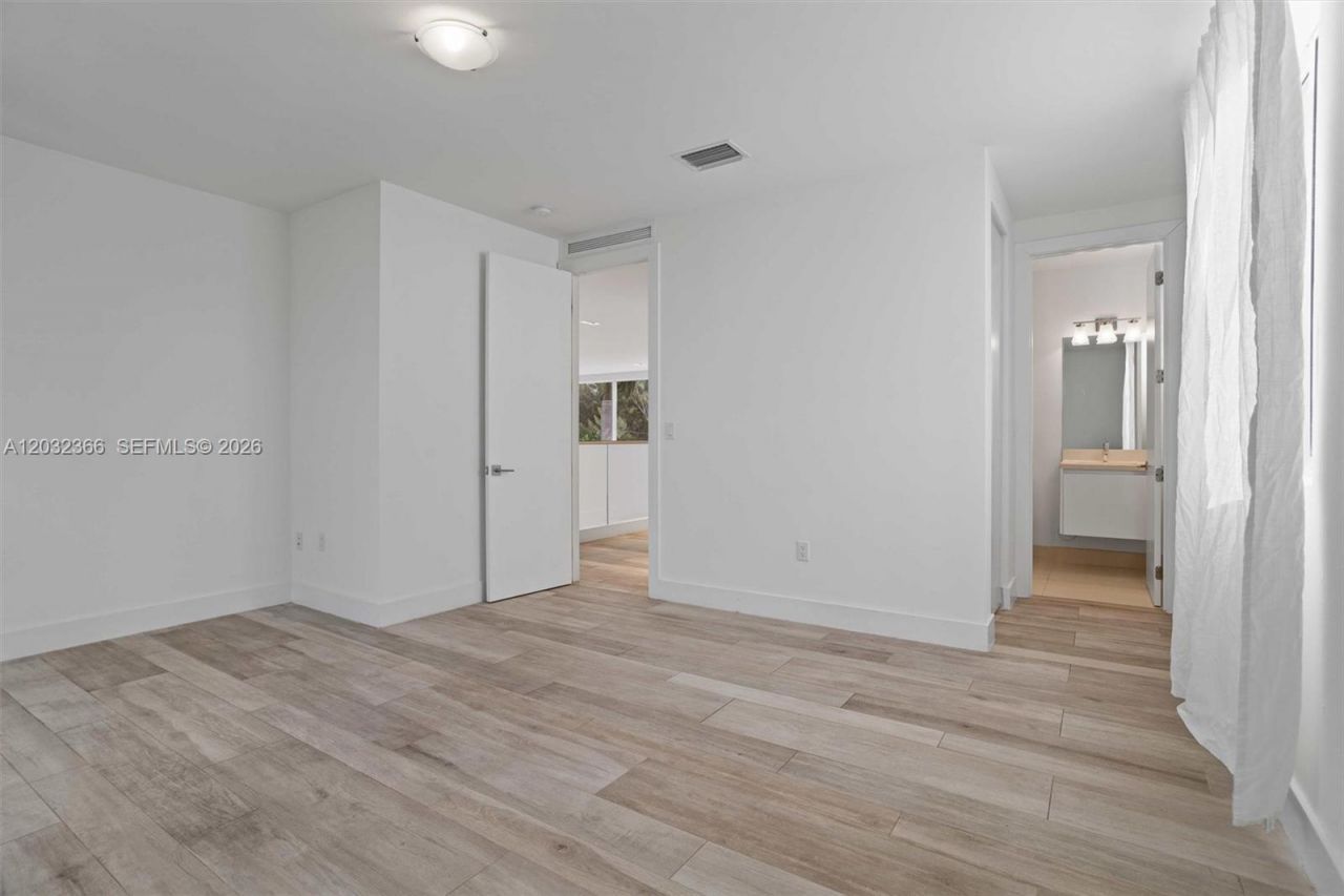 10296 NW 74th Terrace , Doral, FL 33178 Photo