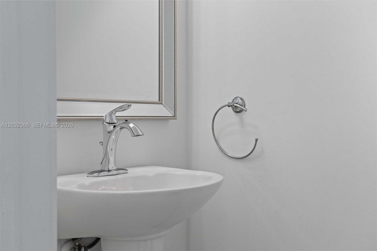 10296 NW 74th Terrace , Doral, FL 33178 Photo