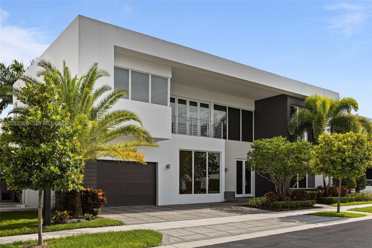 10296 NW 74th Terrace , Doral, FL 33178 Photo