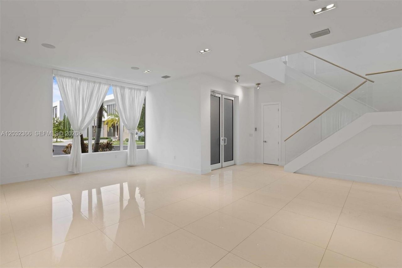 10296 NW 74th Terrace , Doral, FL 33178 Photo