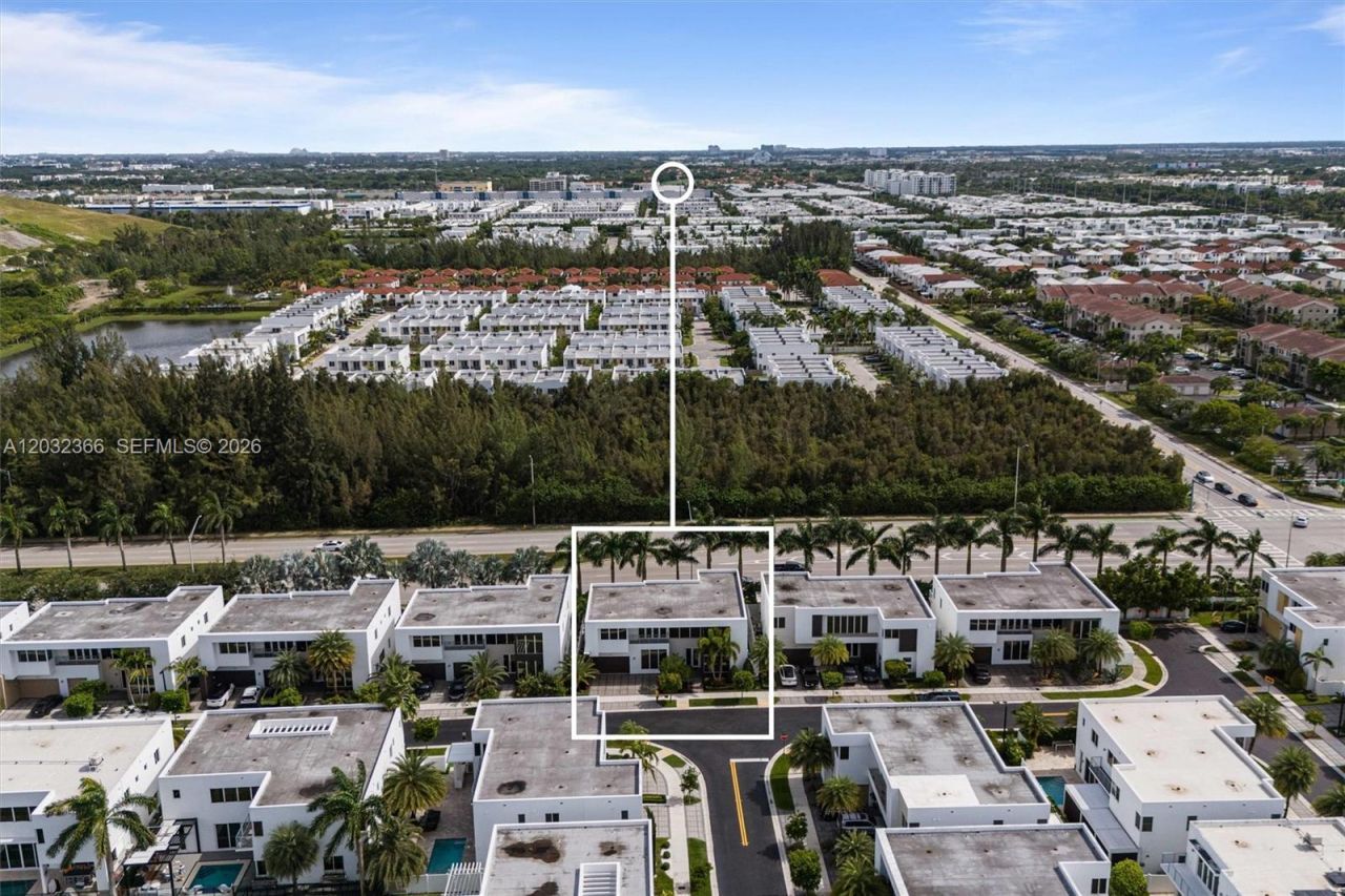 10296 NW 74th Terrace , Doral, FL 33178 Photo