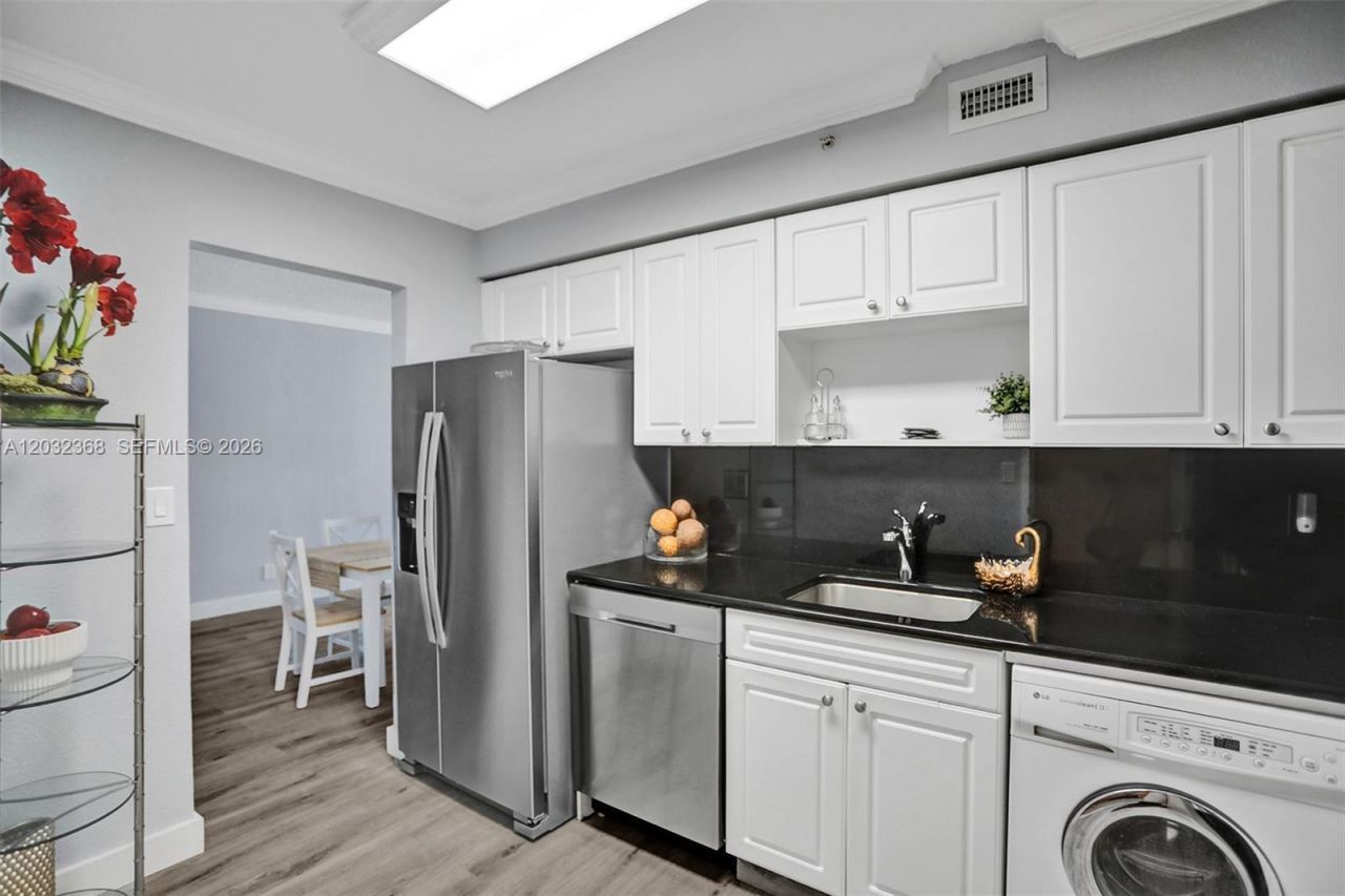2501 S Ocean Dr , Unit 302, Hollywood, FL 33019 Photo