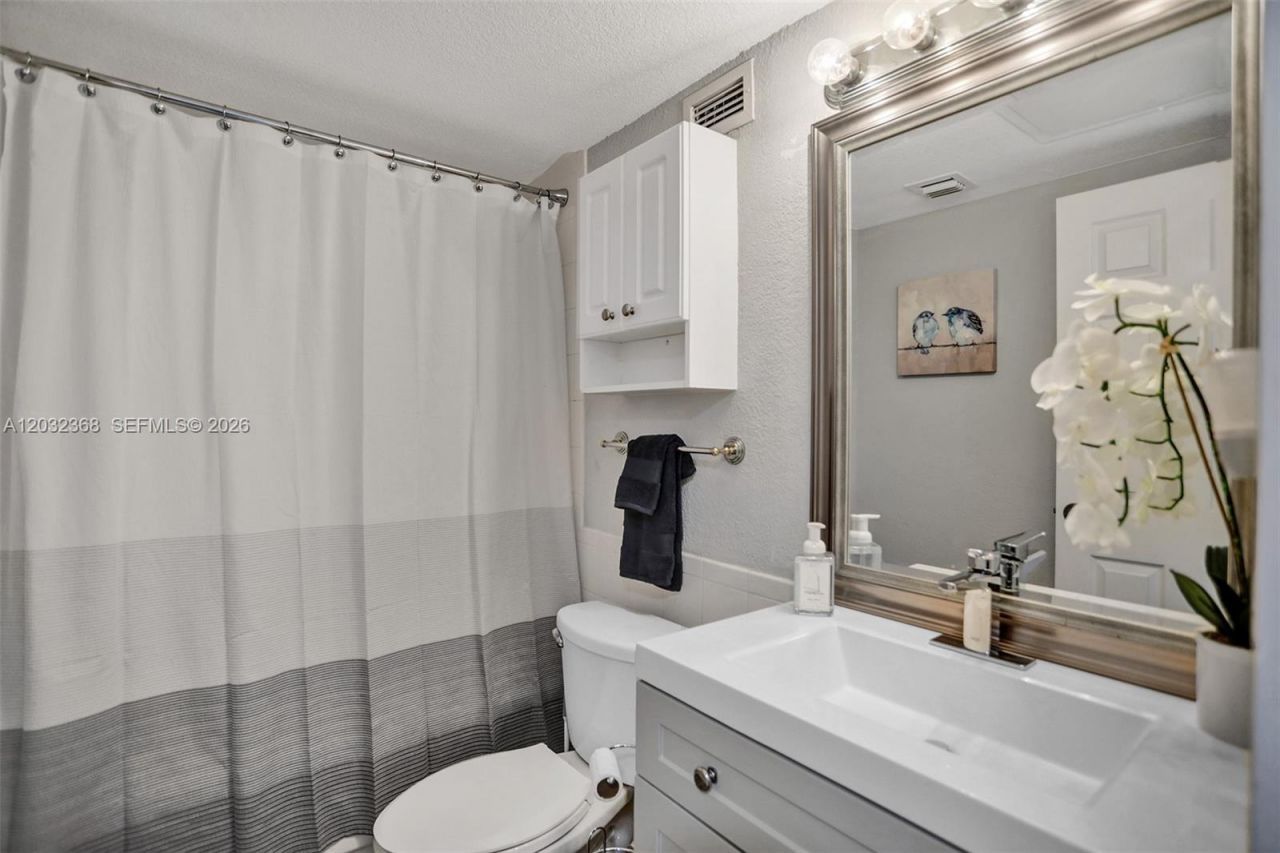 2501 S Ocean Dr , Unit 302, Hollywood, FL 33019 Photo