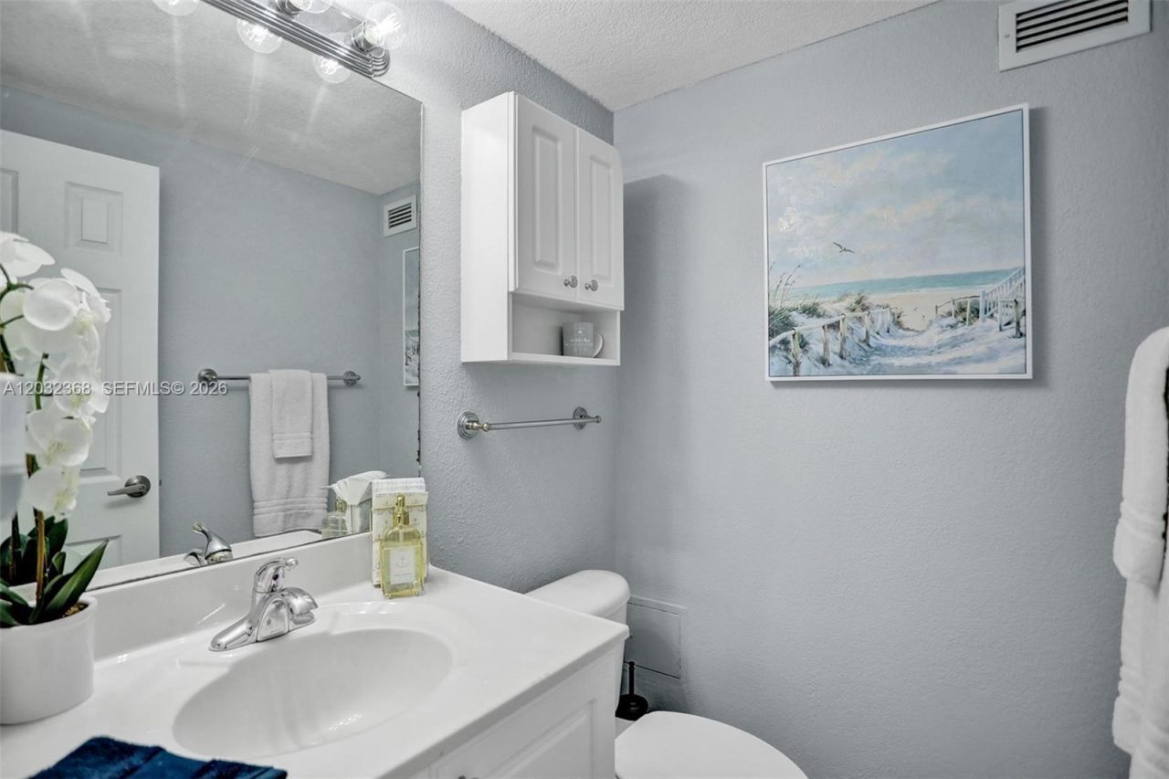 2501 S Ocean Dr , Unit 302, Hollywood, FL 33019 Photo