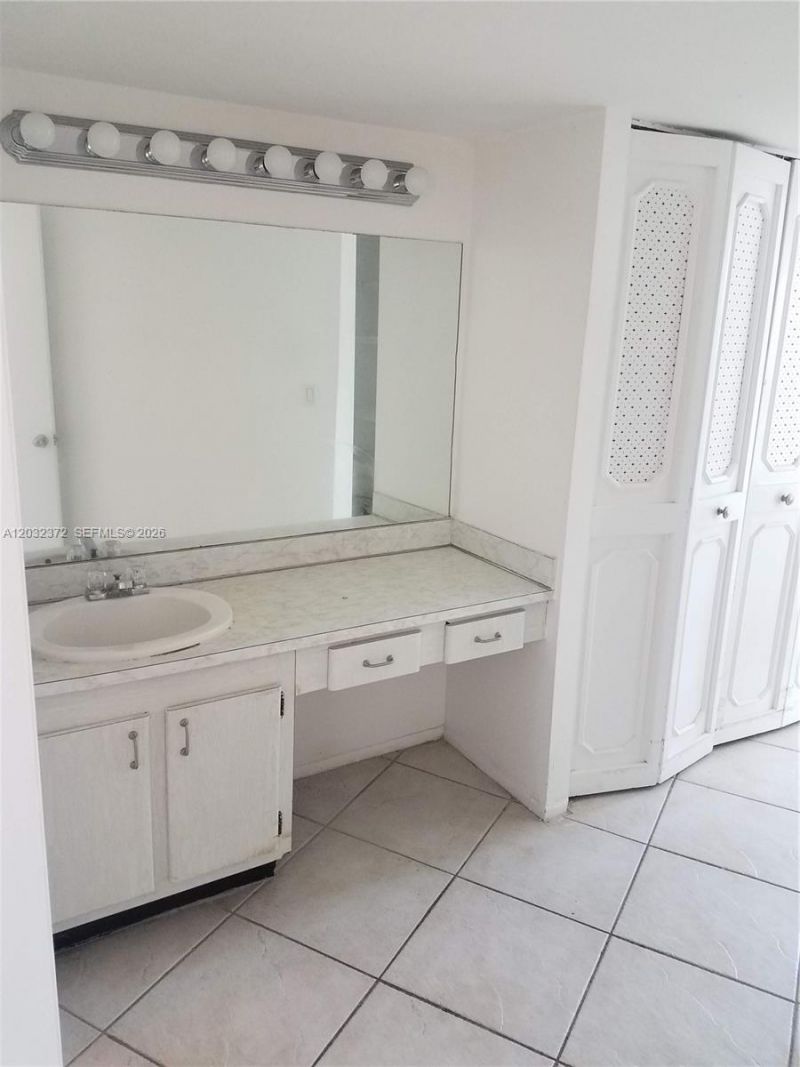 3475 N Country Club Dr, Unit 805, Aventura, FL 33180 Photo