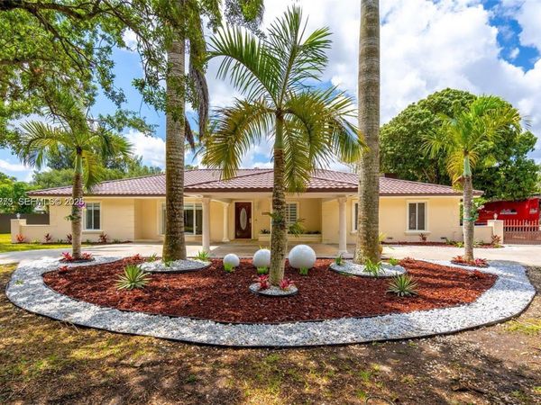 18370 SW 212th St , Miami, FL 33187