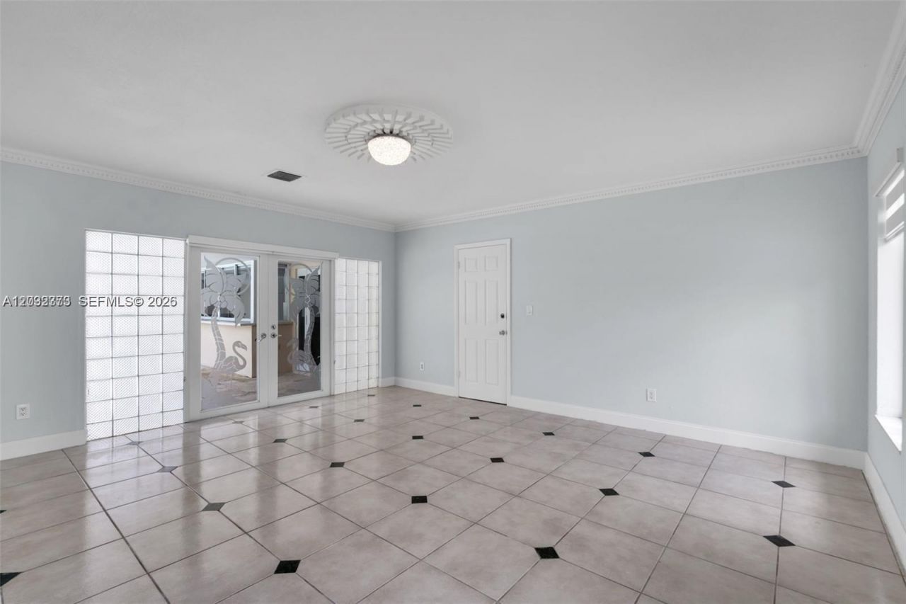 18370 SW 212th St , Miami, FL 33187 Photo