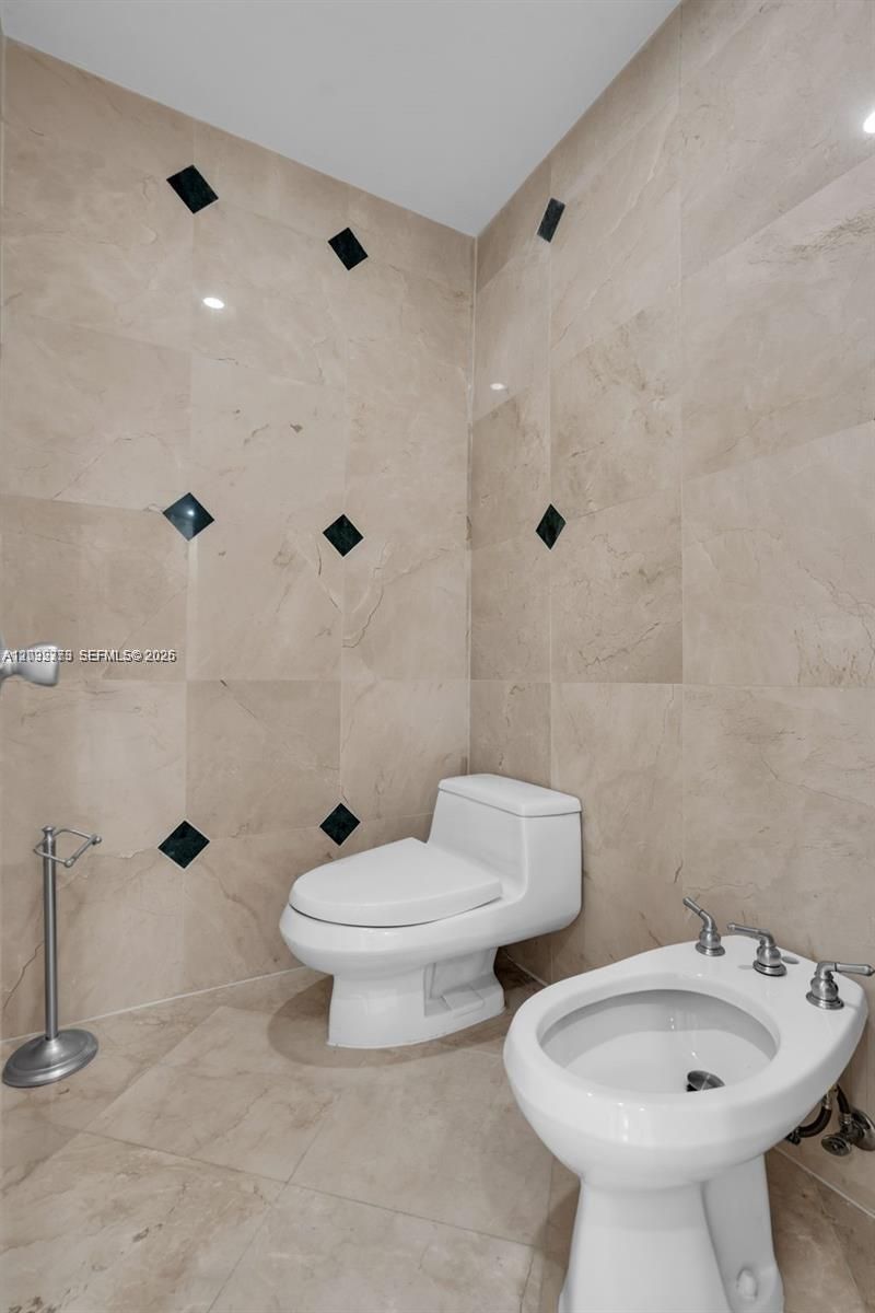 18370 SW 212th St , Miami, FL 33187 Photo