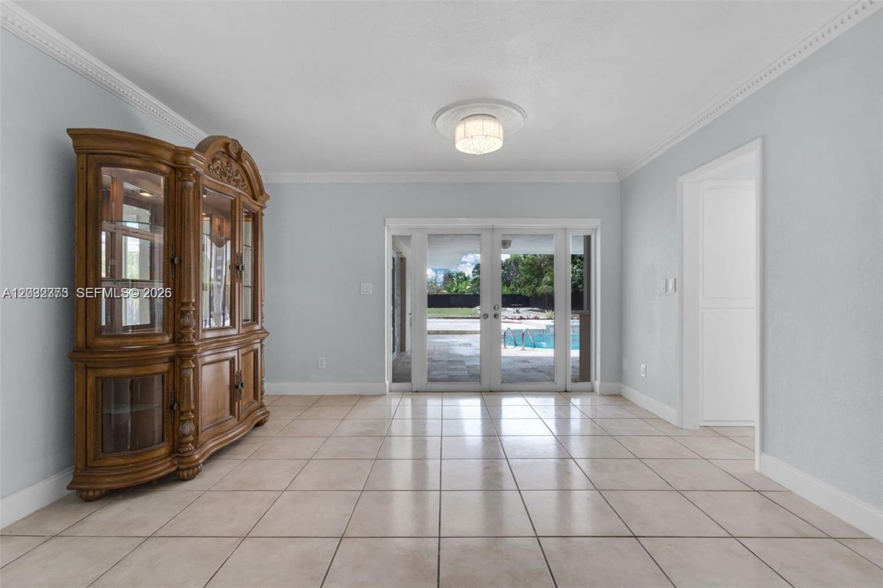 18370 SW 212th St , Miami, FL 33187 Photo