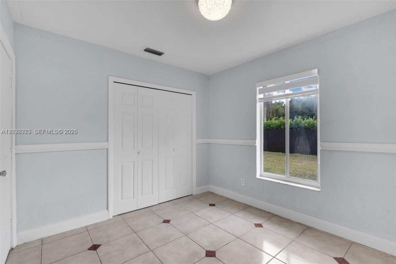 18370 SW 212th St , Miami, FL 33187 Photo