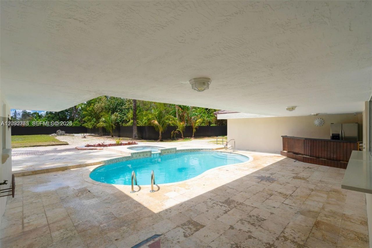 18370 SW 212th St , Miami, FL 33187 Photo