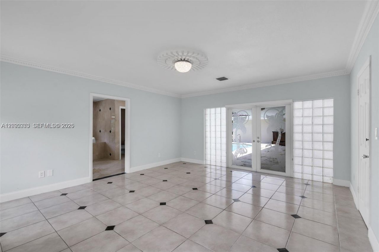 18370 SW 212th St , Miami, FL 33187 Photo
