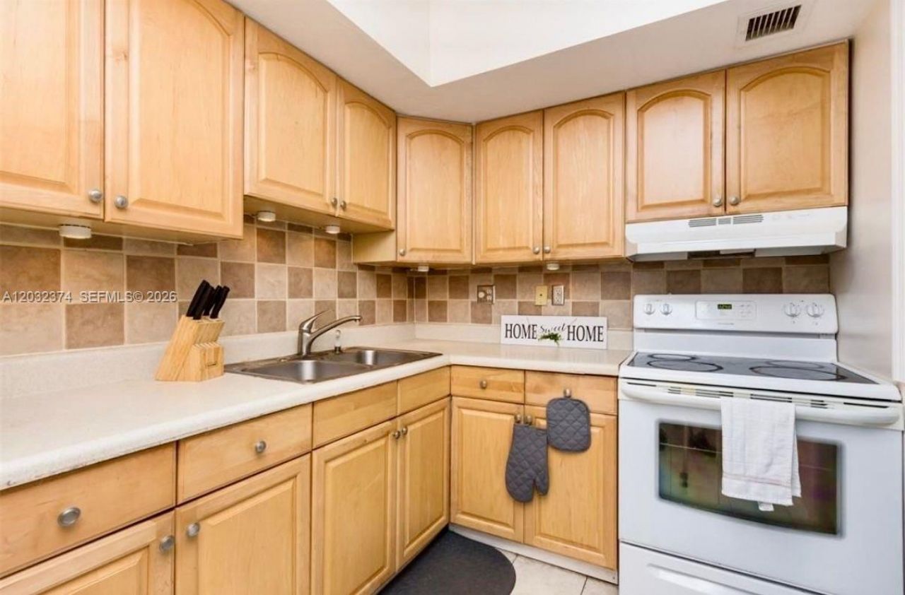 1967 S Ocean Blvd , Unit 205, Lauderdale by the Sea, FL 33062 Photo